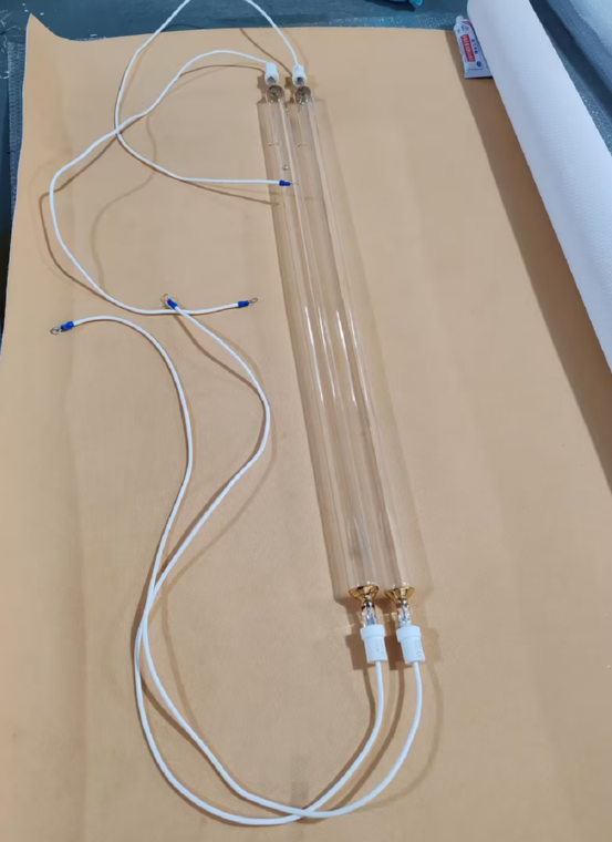 Mercury UV lamp with reflector